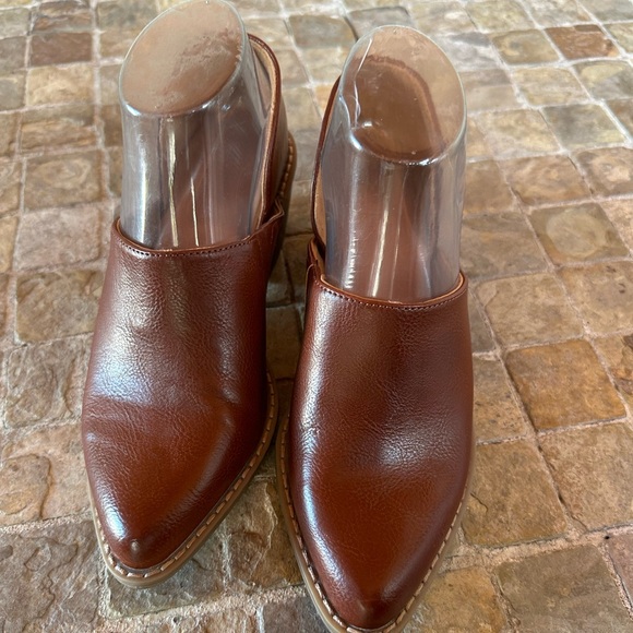 Universal thread Brown Leather Ankle Boots - Picture 5 of 7
